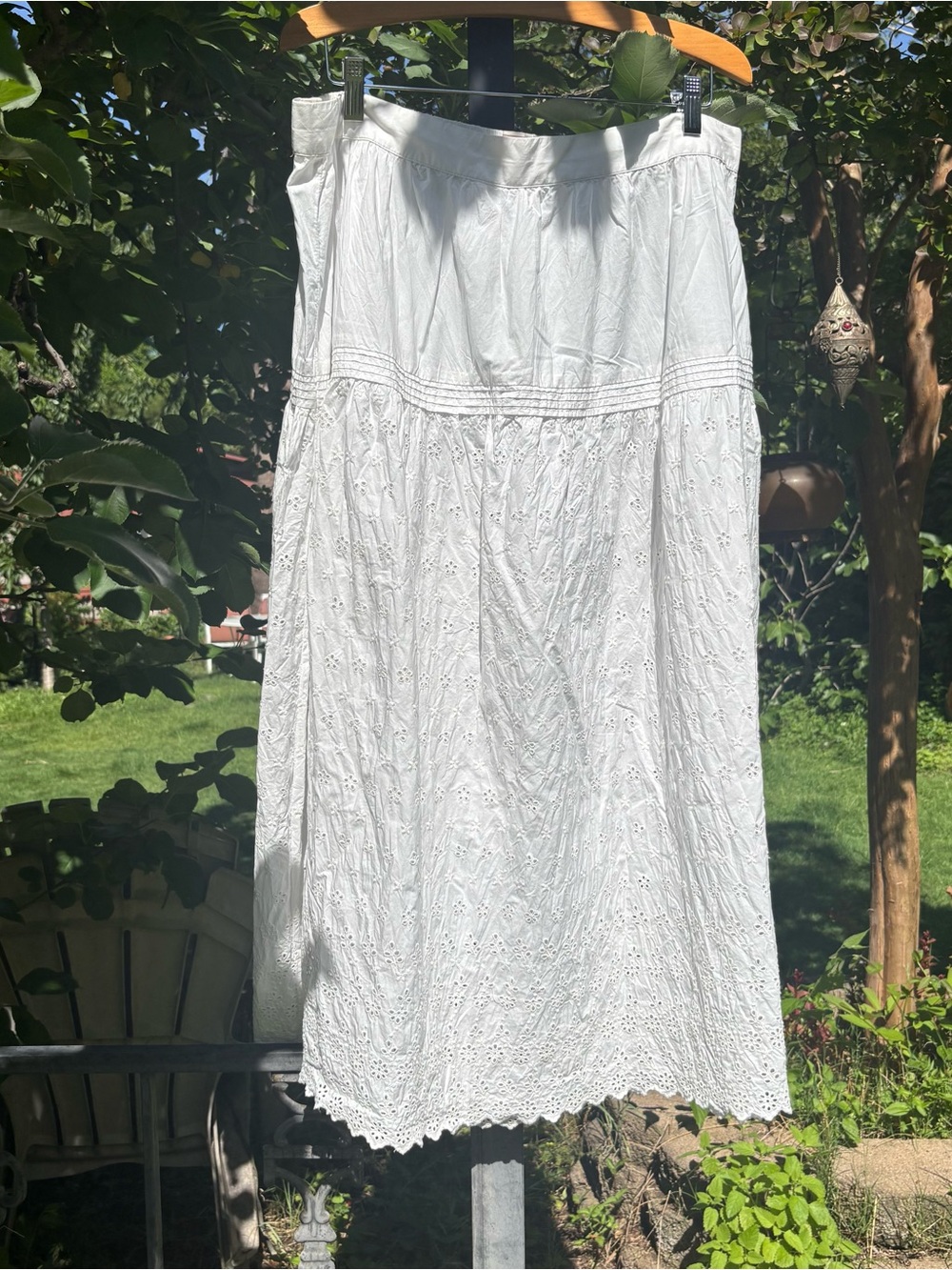 Dôen X GAP White Eyelet Midi Skirt with Scalloped Hem - Picture 4 of 6